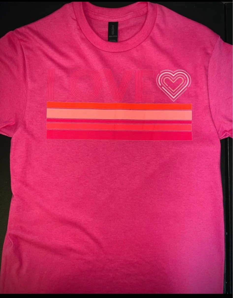 Valentine's Day "Love' T-Shirt Retro Design